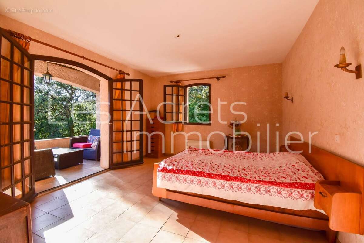 Maison à LES ADRETS-DE-L&#039;ESTEREL