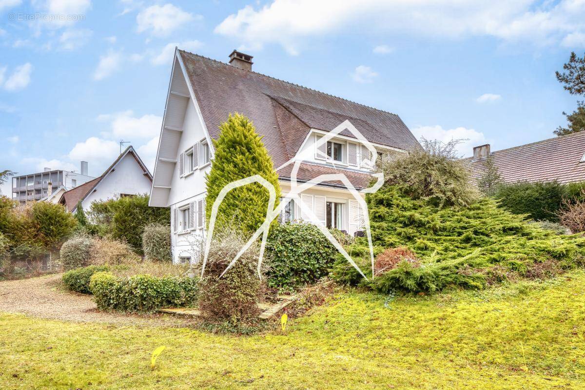 Maison à MONT-SAINT-AIGNAN