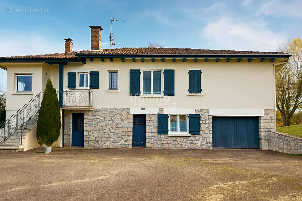 Maison à RION-DES-LANDES