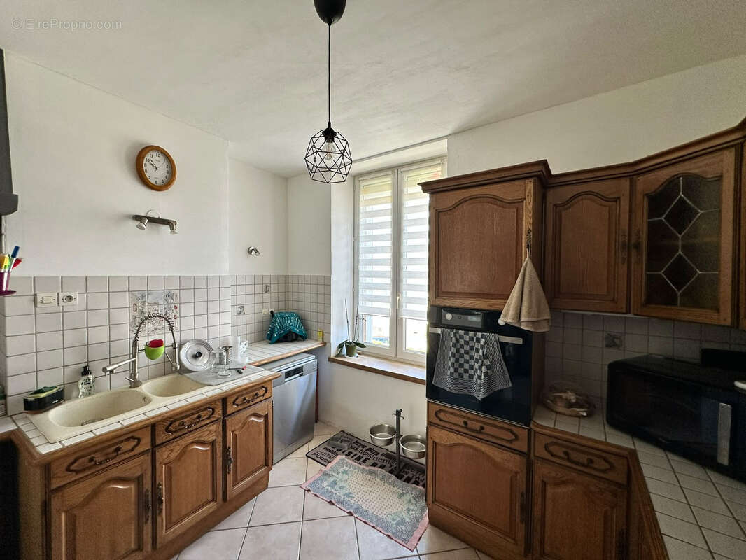Appartement de caractère de 130 m2 en plein centre de Fay-aux-Loges - photo 3