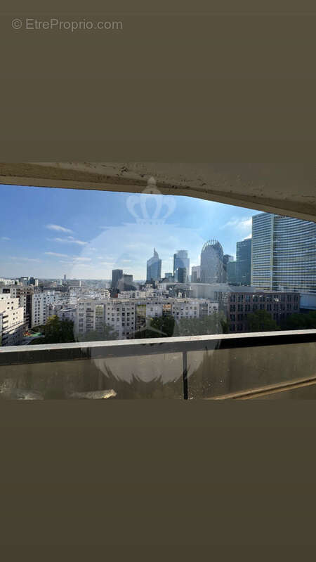 Appartement à COURBEVOIE