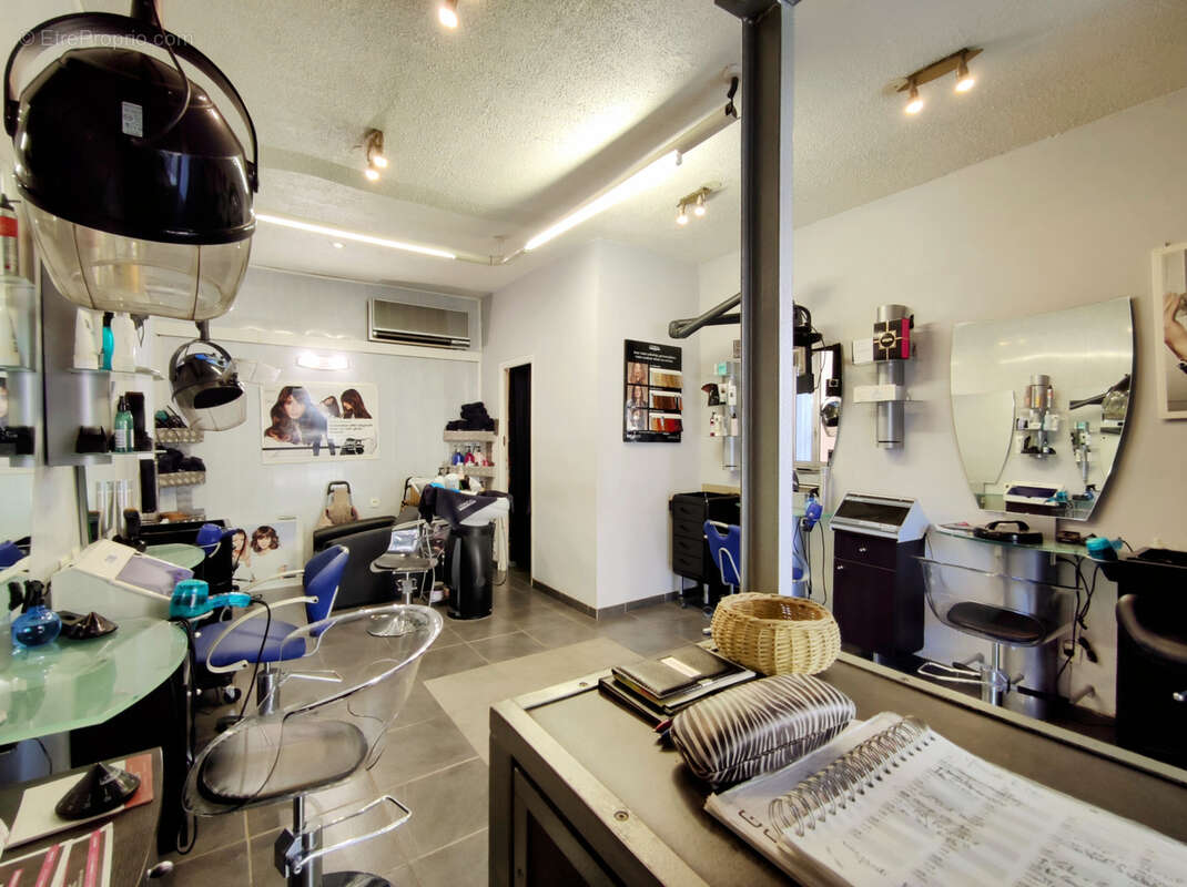 Commerce à LAMALOU-LES-BAINS