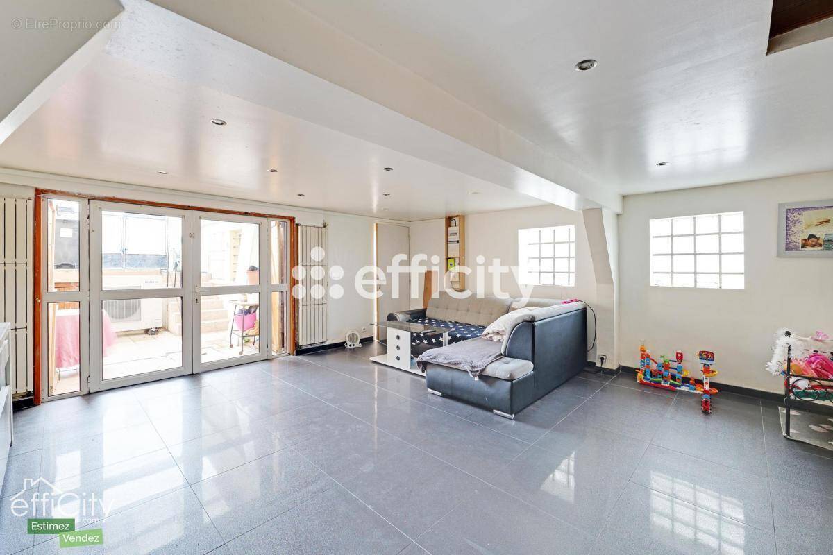 Maison à VILLENEUVE-LE-ROI