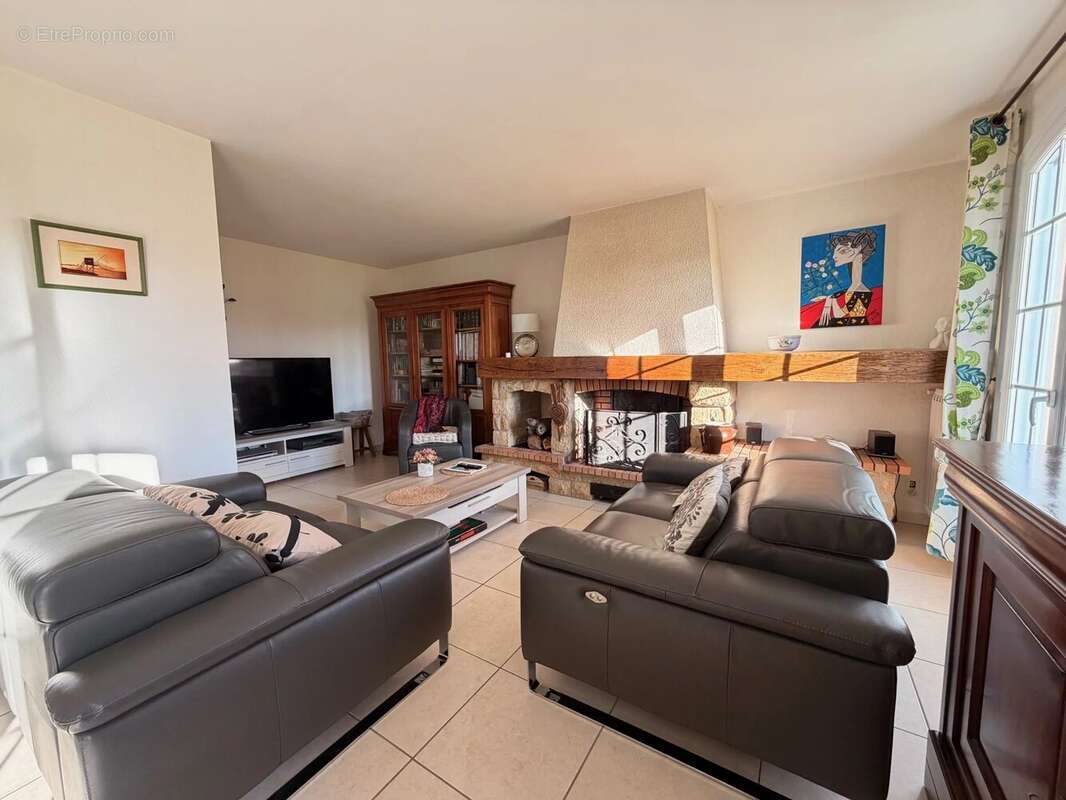 Traditonnelle de 130 m² sur 3136 m² de terrain avec vue - photo 6