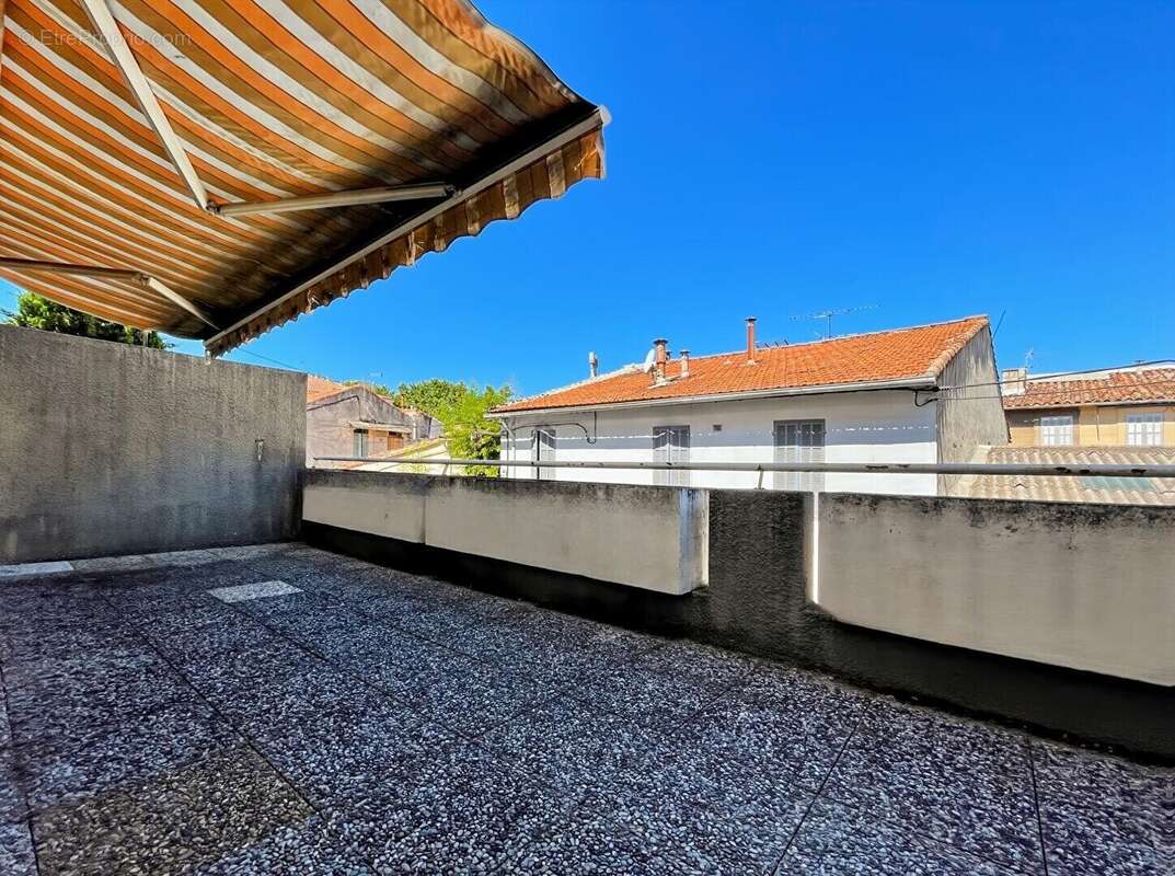 Appartement à MARSEILLE-4E