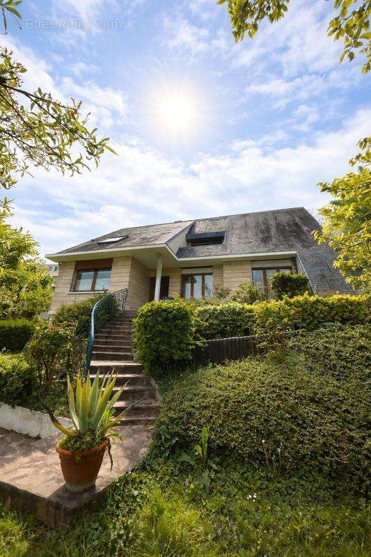 Maison à VILLEMOMBLE