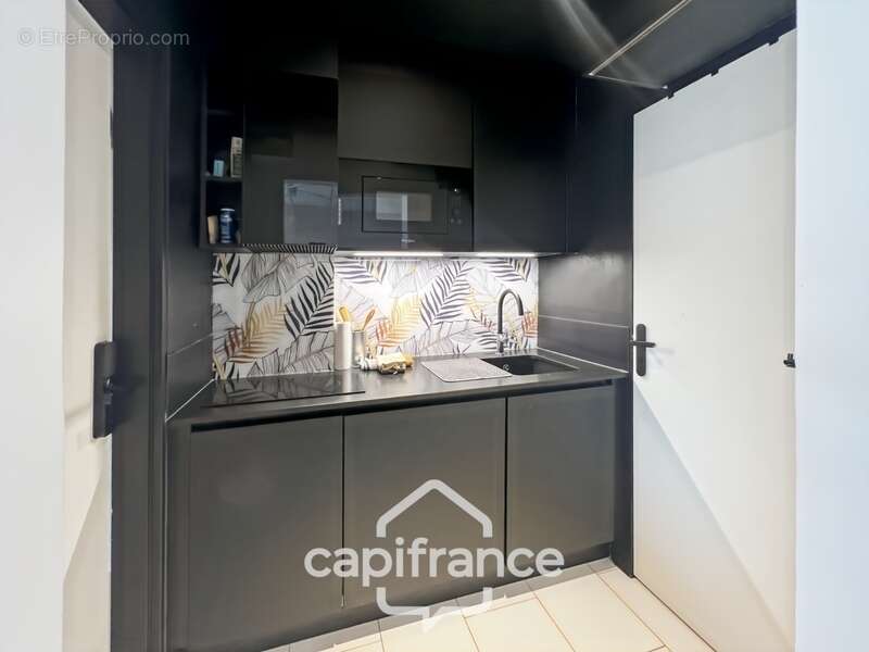 Commerce à LA LONDE-LES-MAURES