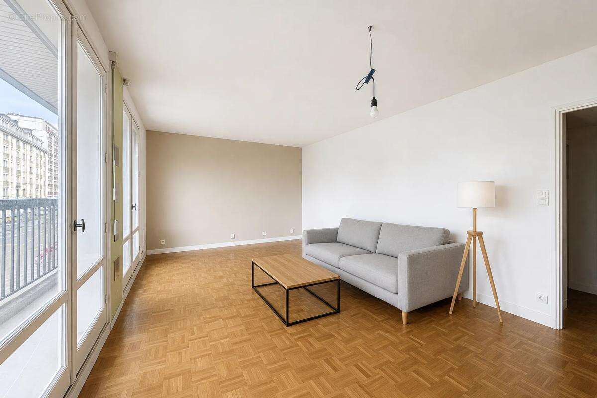 55 m² lumineux avec 2 balcons, à 5 min de la République - photo 7