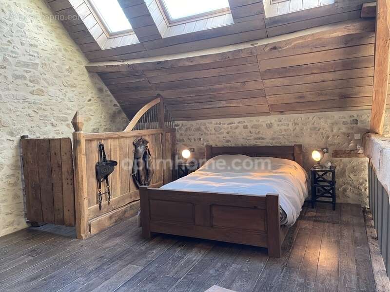 Maison à MAILHAC-SUR-BENAIZE