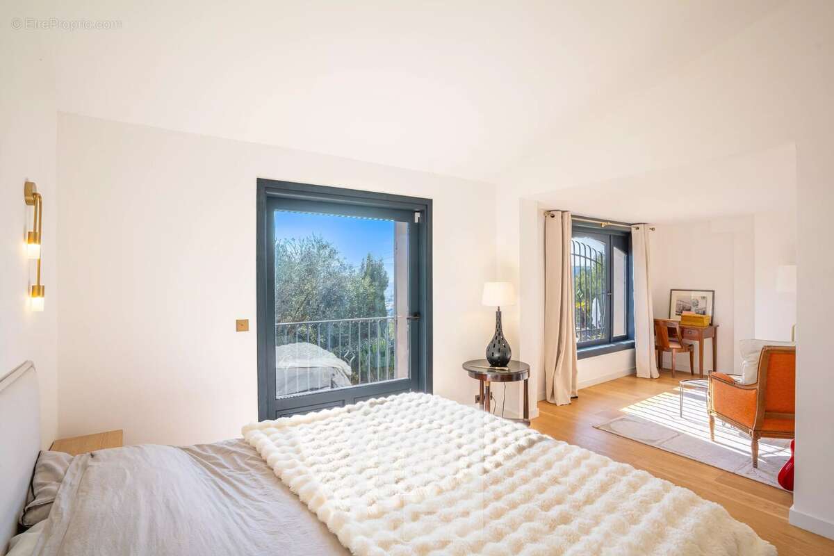 Maison à MOUGINS