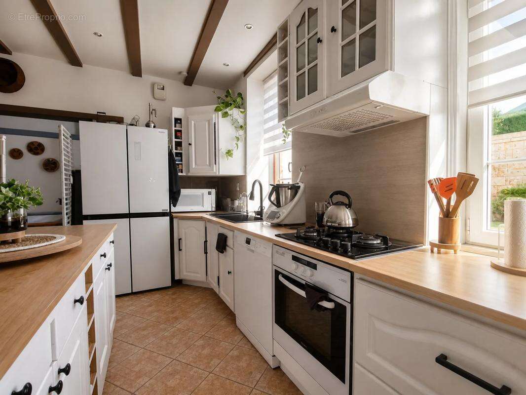 Le cadre idéal pour famille et vos projets professionnels-301 m² - photo 8