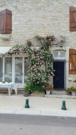 Maison à TIL-CHATEL