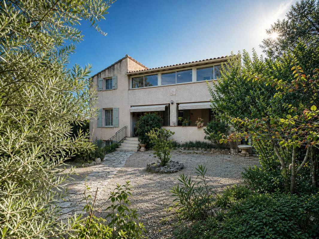 Maison à ORGON
