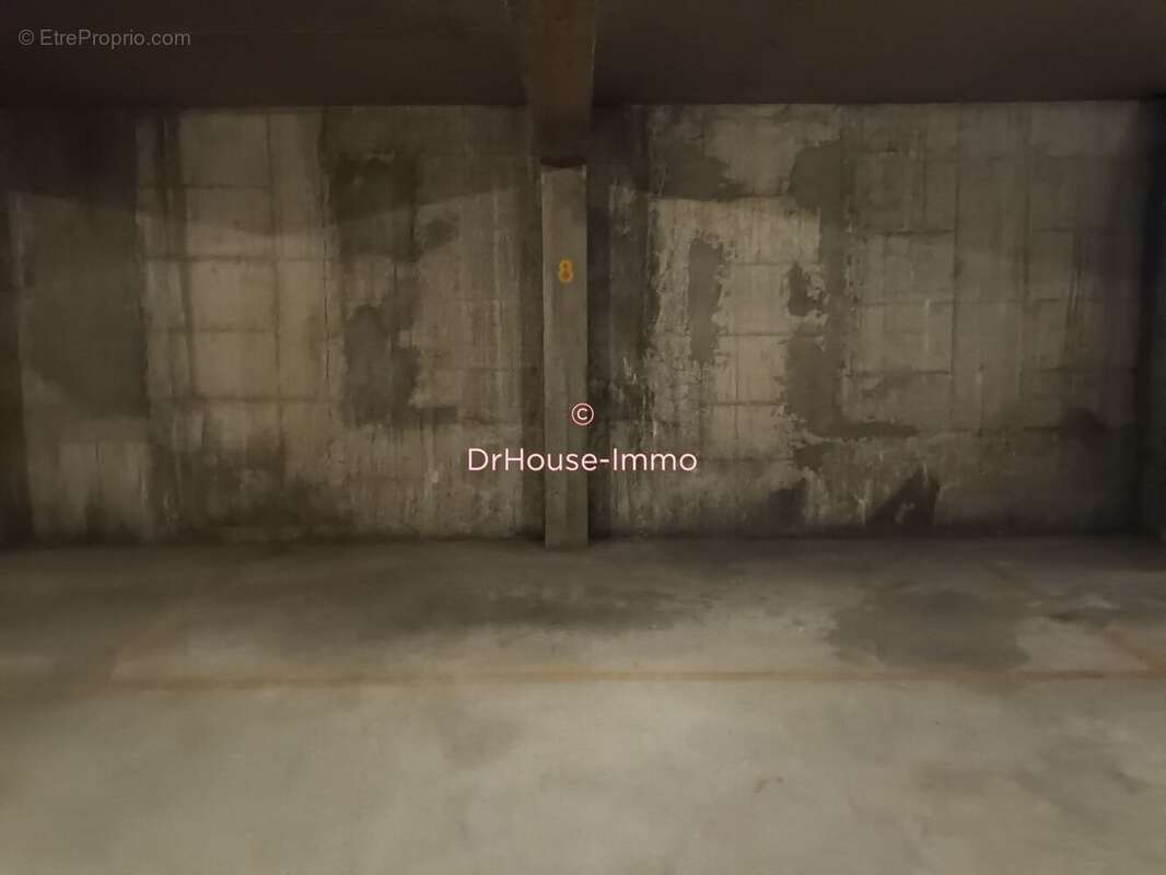 Parking à PARIS-15E