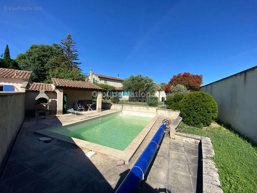 Saint Remy de Provence, au calme, maison de 3 logements - photo 14