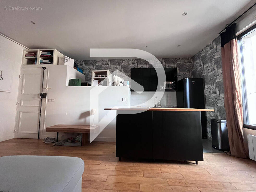 Appartement à COURBEVOIE