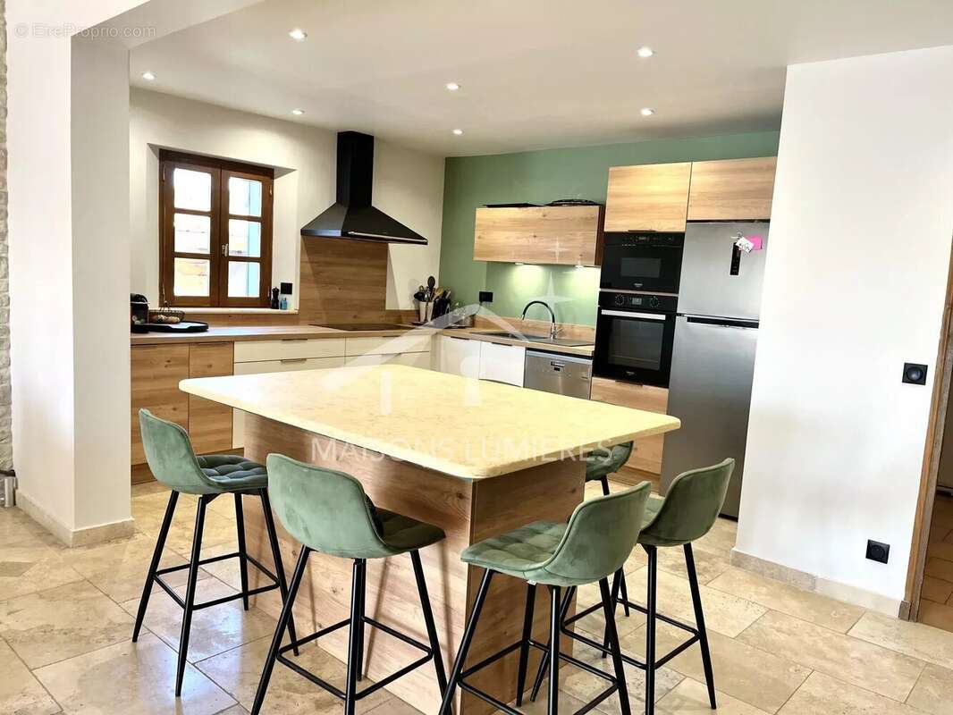 Maison à SAINT-SATURNIN-LES-APT