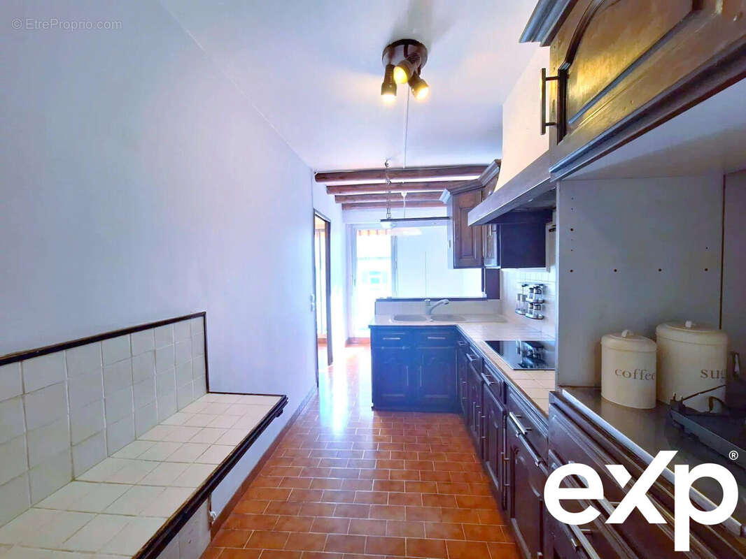 Appartement à MARSEILLE-5E