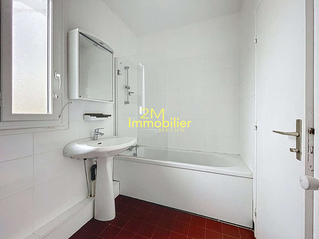 Appartement à VAUX-LE-PENIL