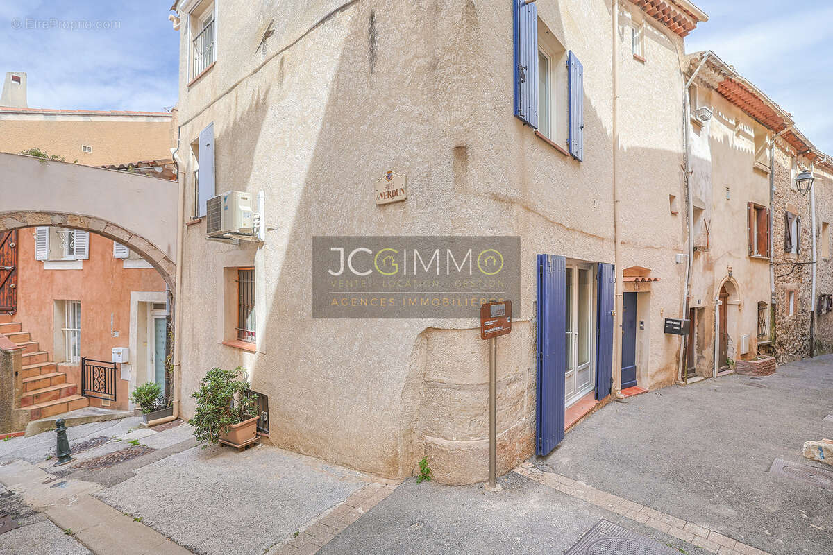 Appartement à CUERS