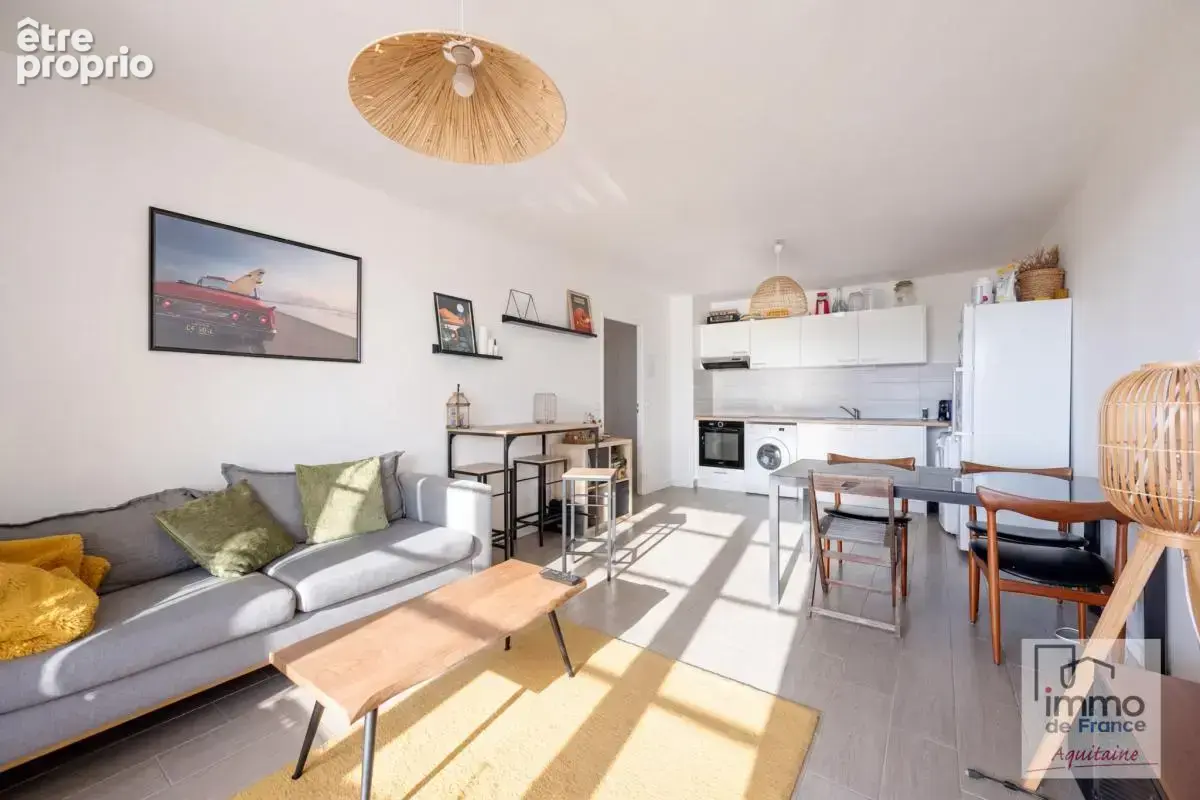 T3 avec grand balcon, parking et cellier - Bordeaux Saint-Je - photo 7