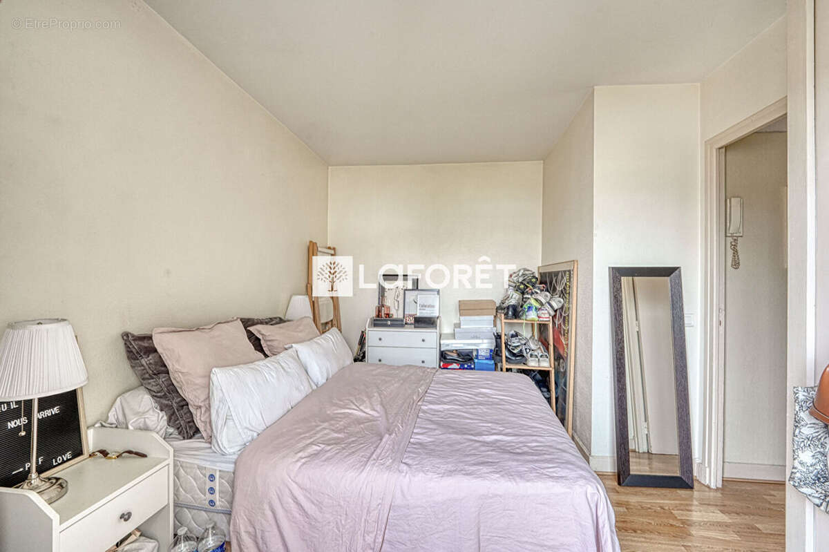 Étage élevé - balcons - vues dégagées - plan optimisé - dpe d - photo 9