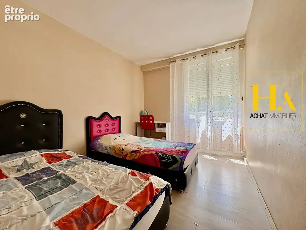 Appartement T5 avec balcon ? Lapalud - photo 7