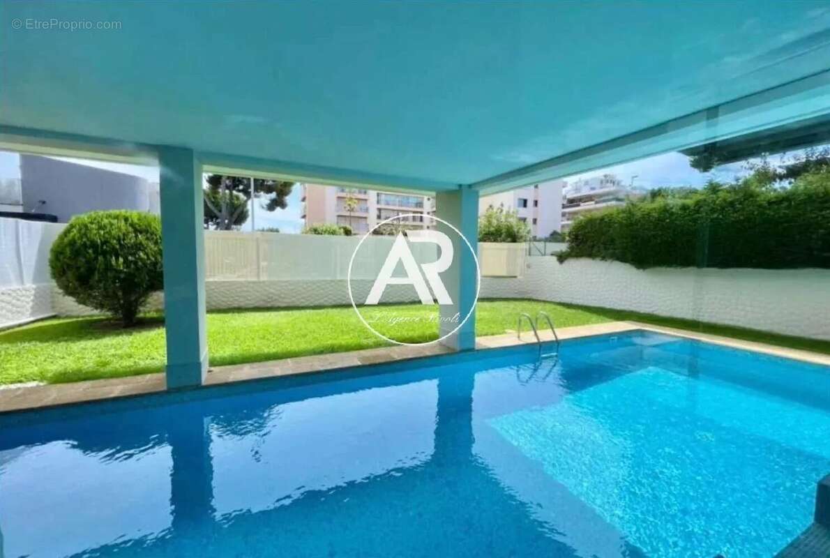 Appartement à SAINT-LAURENT-DU-VAR