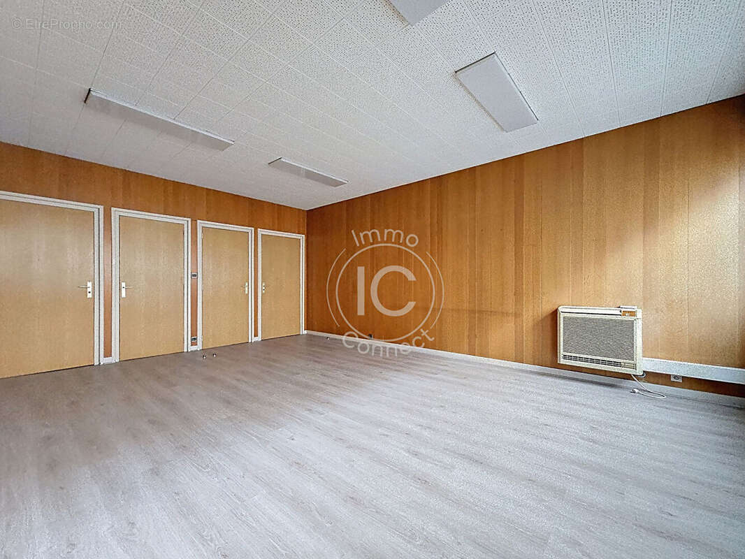 Commerce à VILLEFRANCHE-SUR-SAONE