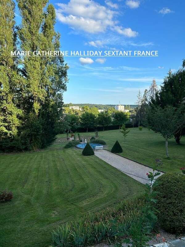 Niche en hauteur magnifique chateau sur 7700 m2 avec sa source - photo 3