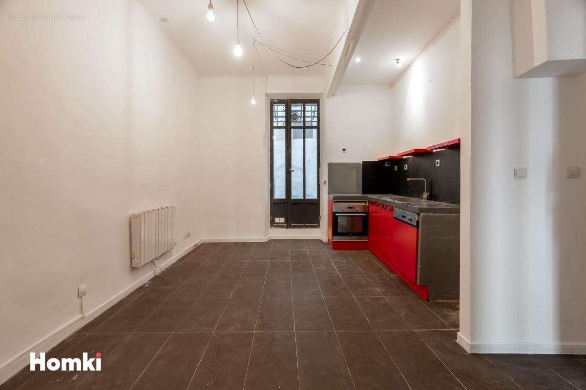Appartement à MARSEILLE-1E