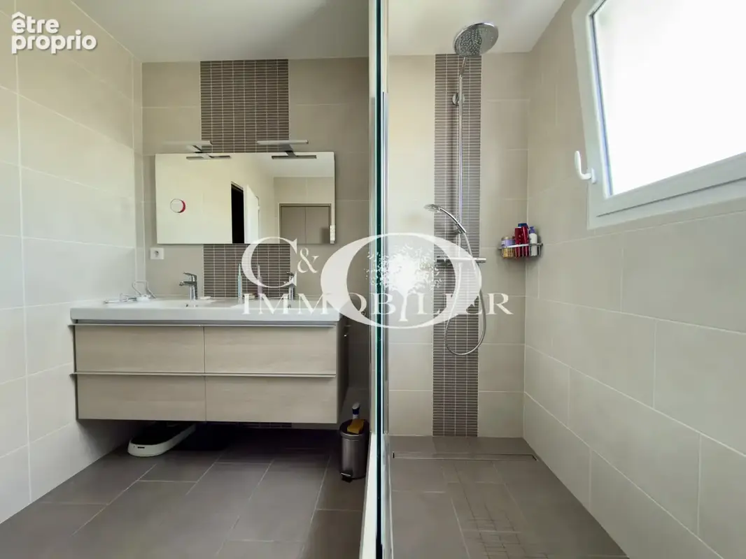 Maison 3 chambres + bureau - double garage - 1358 m2 de terrain - photo 10
