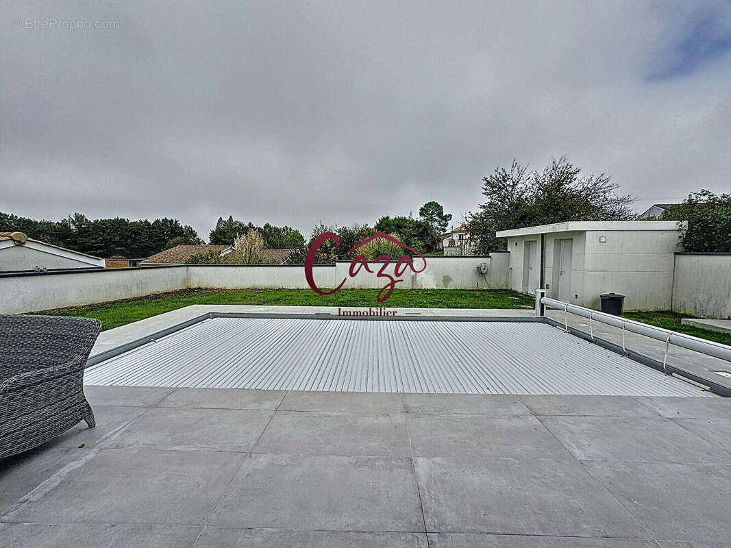 Maison à FARGUES-SAINT-HILAIRE