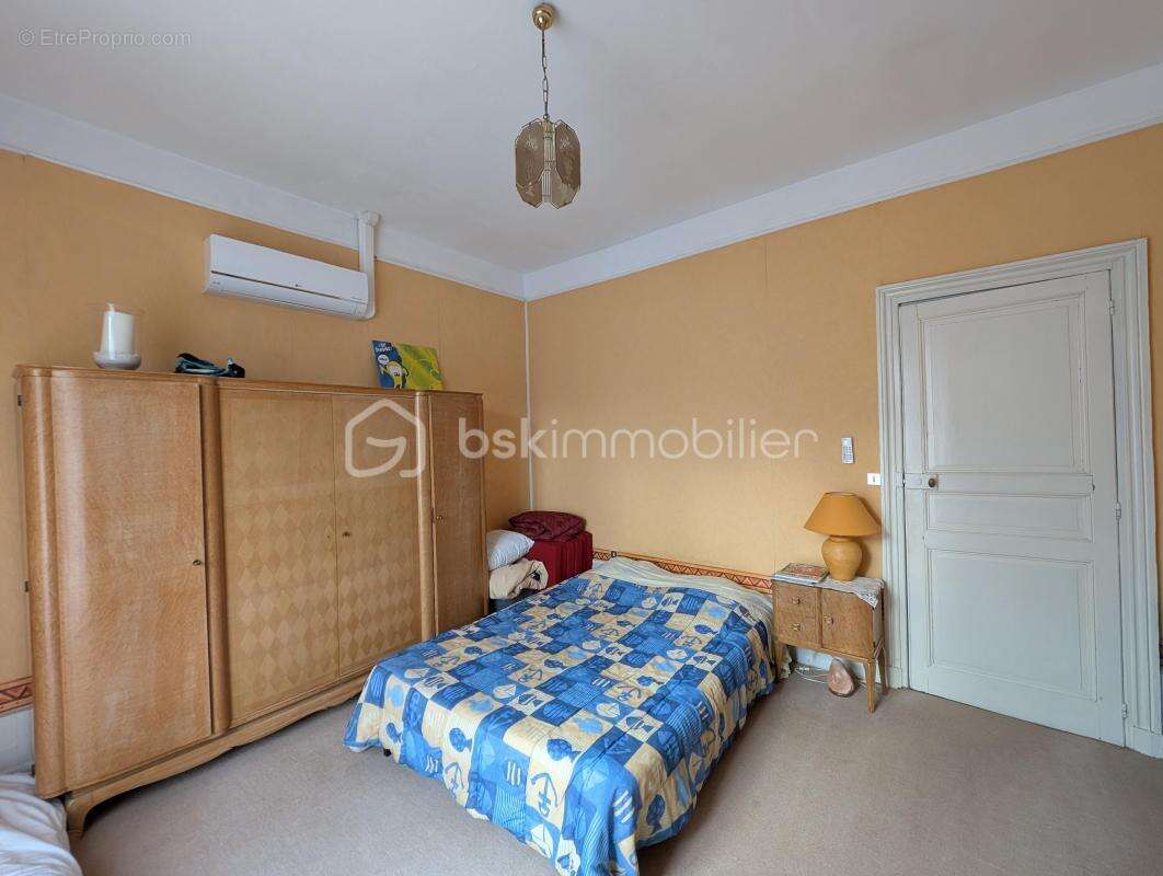 Maison à PONT-SUR-YONNE