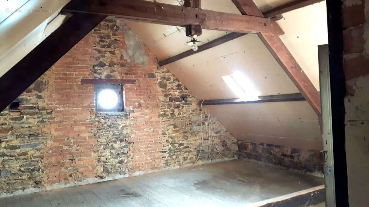 Maison à BUSSIERE-POITEVINE