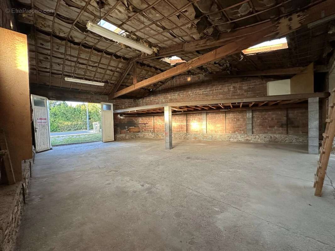 Commerce à LAGARRIGUE