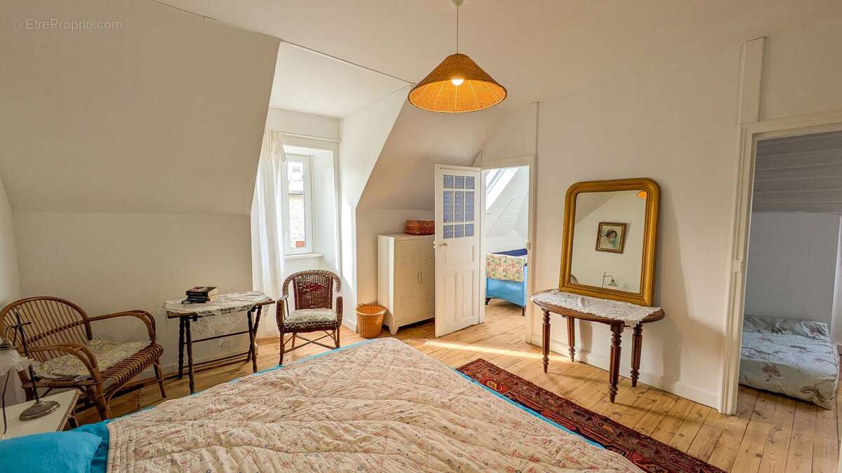 Maison à LAROQUEBROU