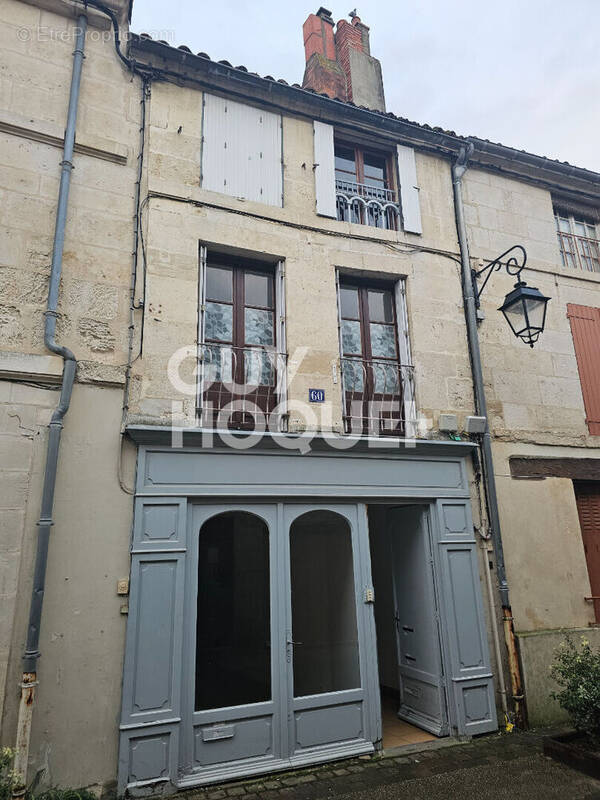 Appartement à FONTENAY-LE-COMTE