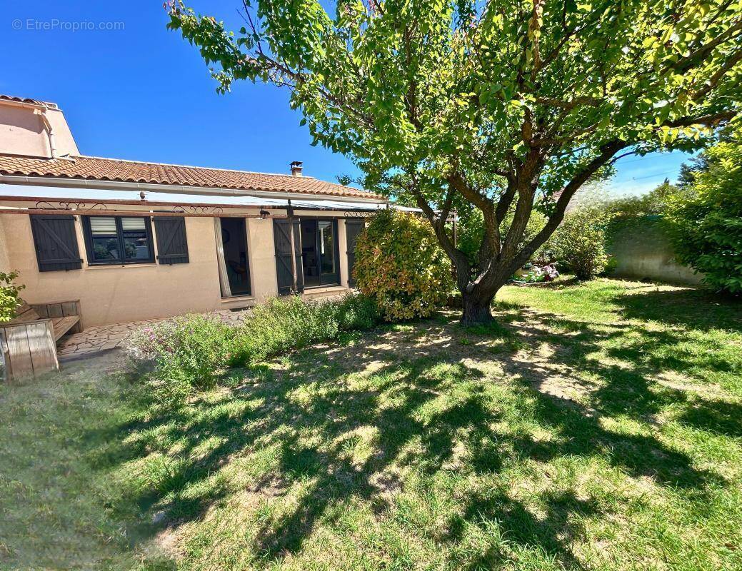 Maison à PERNES-LES-FONTAINES