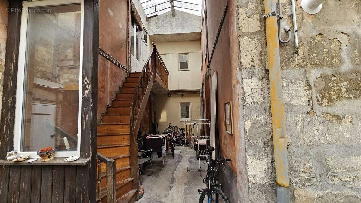 Immeuble de rapport à fort potentiel proche Gare St Jean et Capucins - photo 8