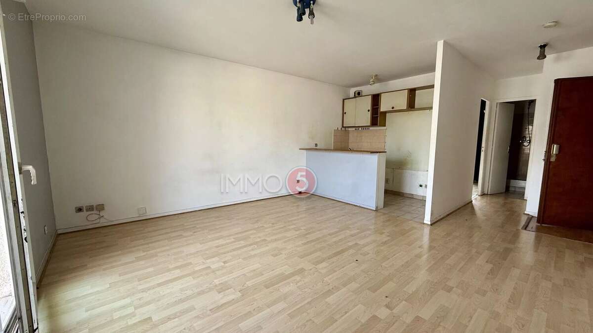 Appartement à LES PAVILLONS-SOUS-BOIS