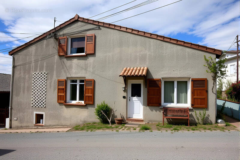 Maison à COGNAC