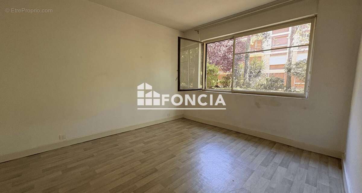 Quartier Thiers / Dôme –  3 pièces traversant de 52 m² à rénover - photo 2
