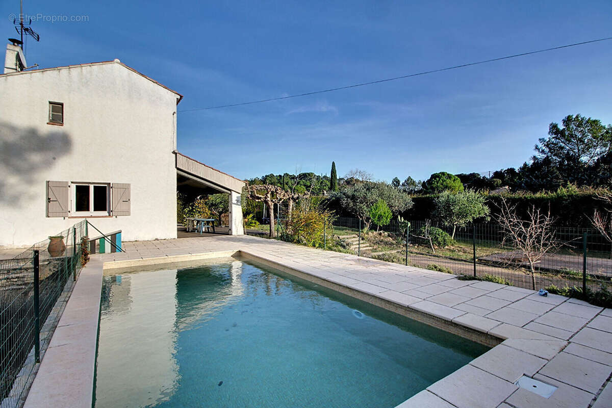 EXCLUSIVITÉ - Maison à Lorgues T4 sur 2145 m² de terrain avec une belle piscine et garage - photo 16