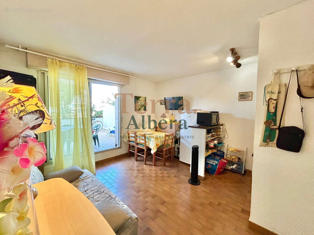 Canet port   studio cabine - terrasse de 17 m2 - photo 13