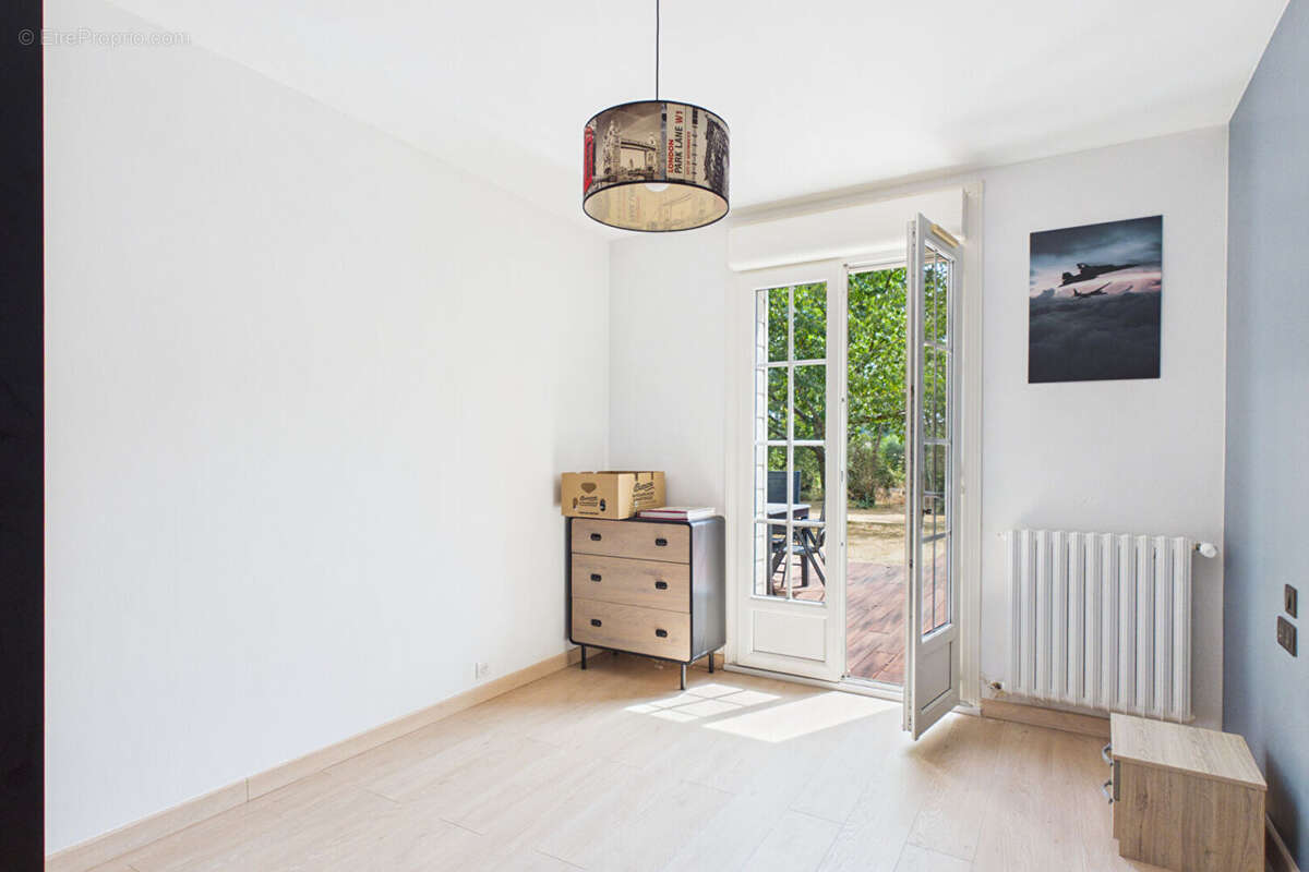 Maison de plain-pied 193 m² - Parcelle de 2900 m² au calme - 5 chambres + bureau - photo 13