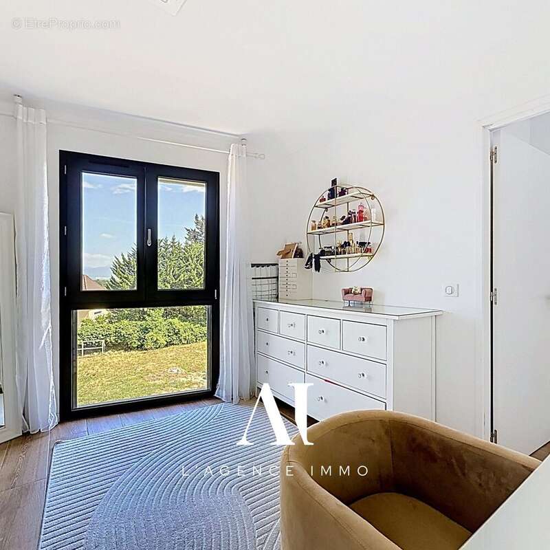 Maison 196 m² à Divonne-Les-Bains  - photo 8