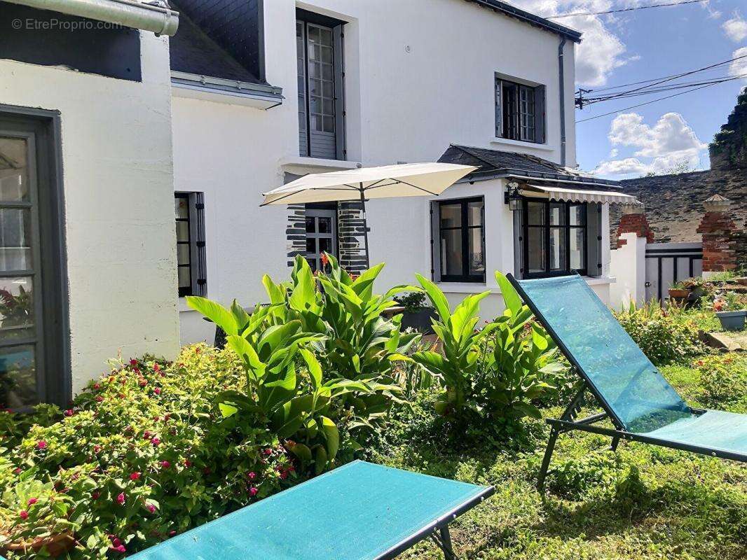 Maison ancienne  avec dependance et jardin - photo 5