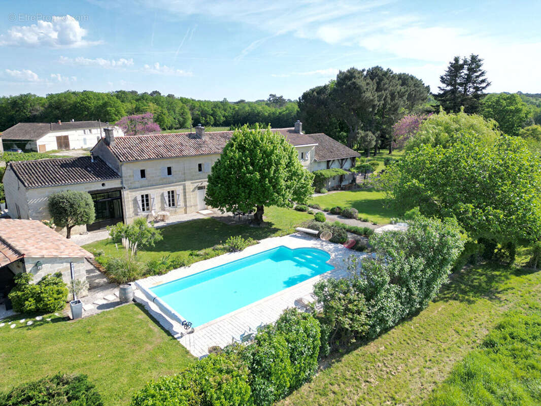 Maison à SAINT-EMILION