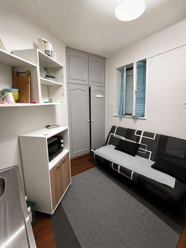 Immeuble de 9 pièces de 200 m² situé à Niort - photo 3